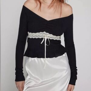 Urban outfitters Kimchi Blue Off The Shoulder Lace Inset Top black XS, S, MED, L
